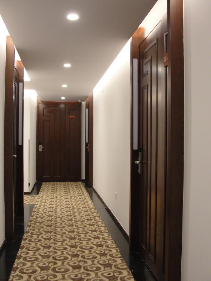 Royal Holiday Hotel Yangon Exteriör bild