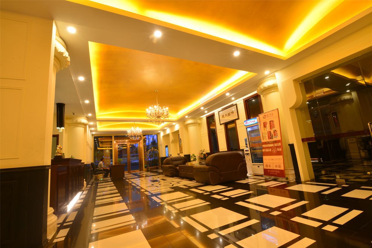 Royal Holiday Hotel Yangon Exteriör bild