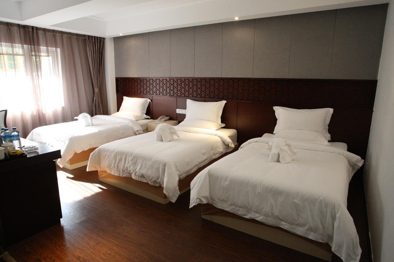 Royal Holiday Hotel Yangon Rum bild
